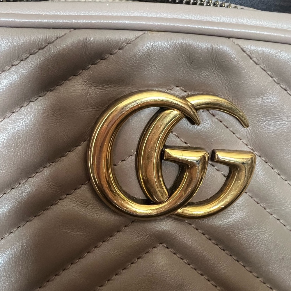 Gucci GG Marmont Small Matelassé Leather Camera Bag - Picture 3 of 9